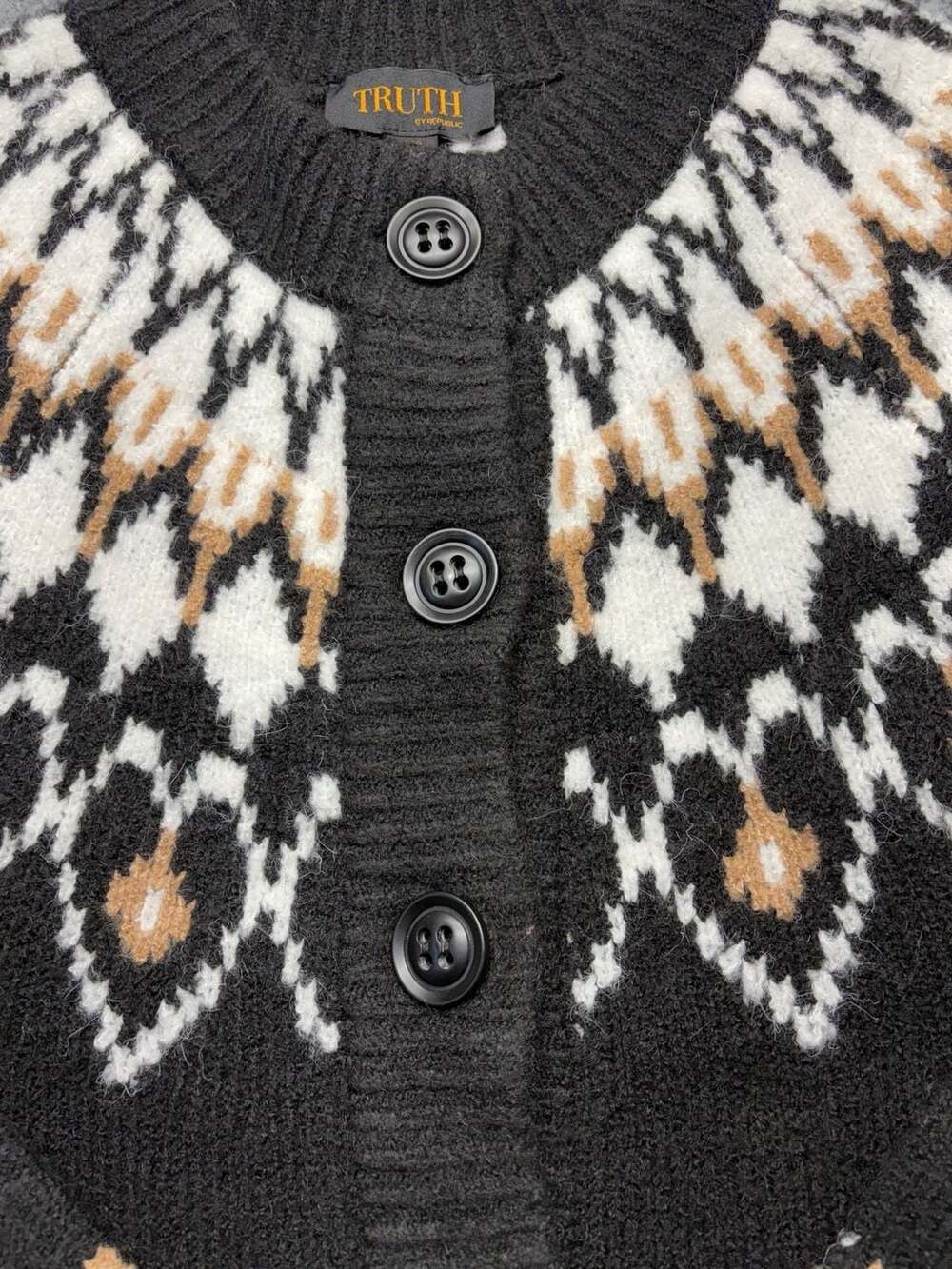 Truth by Republic Fair Isle Button Front Cardigan Sweater Size Small petite - Picture 4 of 13